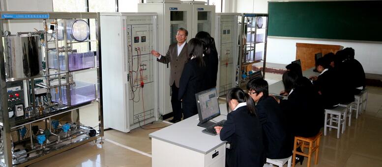 1563004429121268.jpg 传感器技术实验室3.jpg